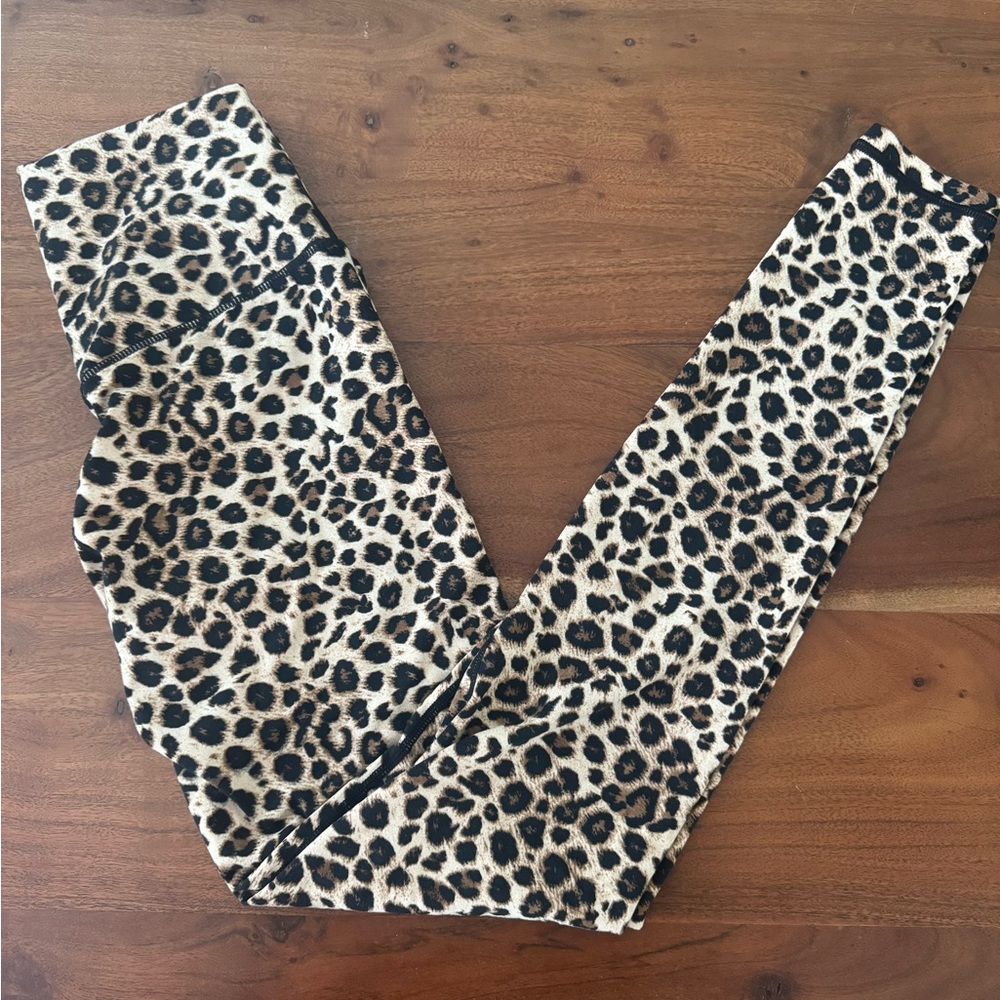 Like new, buttery soft leopard leggings